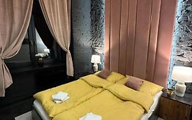 Darkhouse Versace Pink