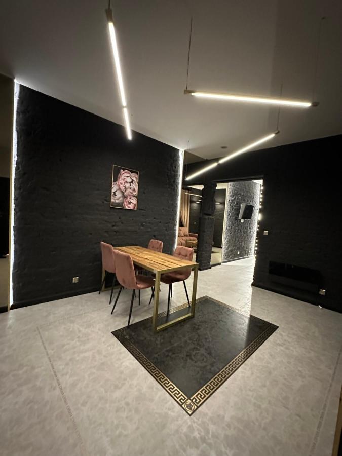 Darkhouse Versace Pink Лодзь Екстер'єр фото